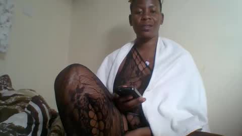 Snapshot of rose_coco chatting on 09/12/25, 01:28 rose_coco online show from 09/12/25, 01:28