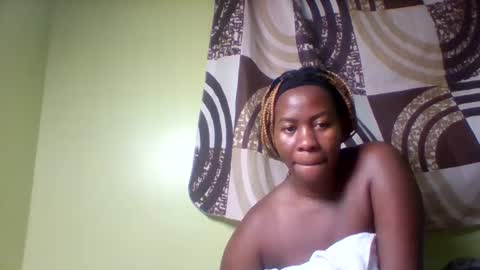 Snapshot of rose_coco chatting on 10/14/25, 01:17 rose_coco online show from 10/14/25, 01:17