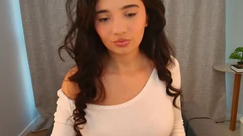 Snapshot of rose_desiree chatting on 06/09/26, 11:11 Rose online show from 06/09/26, 11:11
