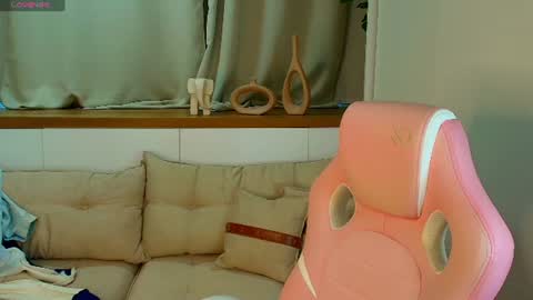 Snapshot of rose_desiree chatting on 07/06/26, 11:18 Rose online show from 07/06/26, 11:18