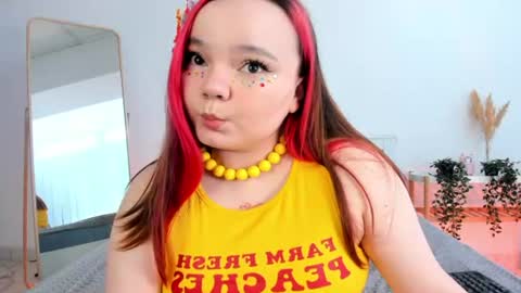 Snapshot of rose_luvv chatting on 06/14/26, 06:37 Rose LuvV follow me baby online show from 06/14/26, 06:37