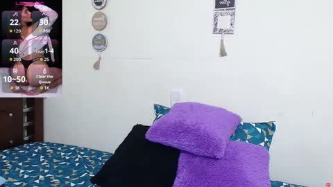 rose_towers4 online show from 10/24/25, 10:28