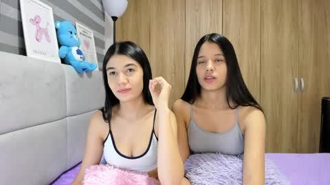 Rose y Miah online show from 04/01/26, 03:07