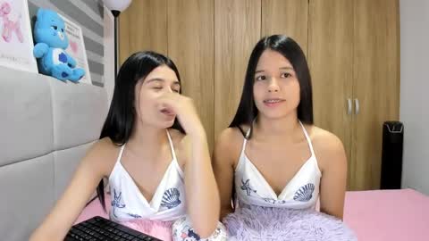 Rose y Miah online show from 04/22/26, 02:36