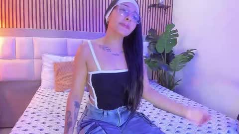 roseaurora online show from 10/27/25, 12:42