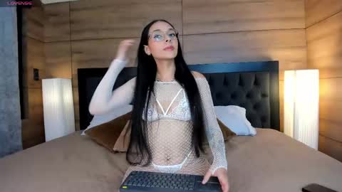 roseaurora online show from 03/21/26, 10:42