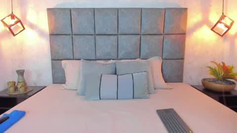 roseaurora online show from 04/08/26, 01:00