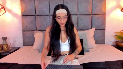 roseaurora online show from 05/14/26, 10:33
