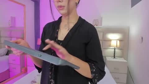 Rose online show from 02/18/25, 08:03