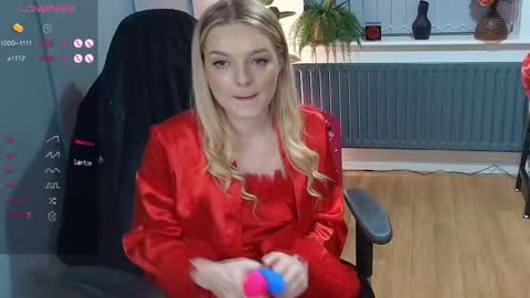 Snapshot of rosekate97 chatting on 02/26/25, 12:16 rose97 online show from 02/26/25, 12:16