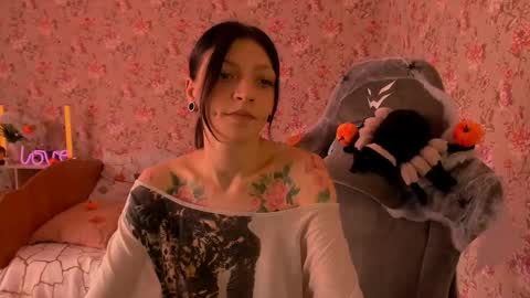 Lola online show from 10/29/25, 06:59