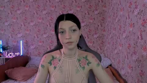 Lola online show from 12/20/25, 05:03