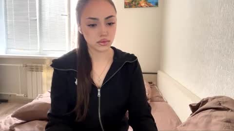 Mimi online show from 11/12/25, 11:32