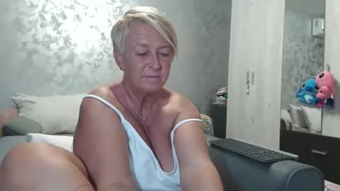 Lovepinklilly online show from 09/14/25, 05:01