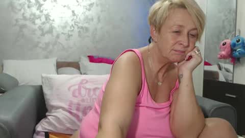 Lovepinklilly online show from 04/23/26, 06:10