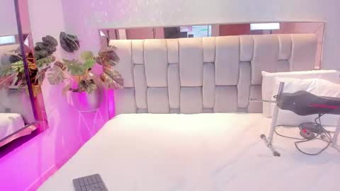 Rose online show from 11/09/25, 04:33