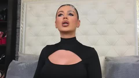 Gabriela online show from 11/26/25, 07:31