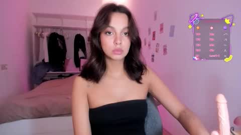 Snapshot of roshelle_xxx chatting on 09/13/25, 03:17 Roshelle online show from 09/13/25, 03:17