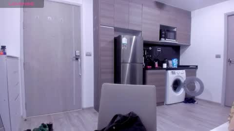 Snapshot of roshelle_xxx chatting on 11/22/25, 02:05 Roshelle online show from 11/22/25, 02:05