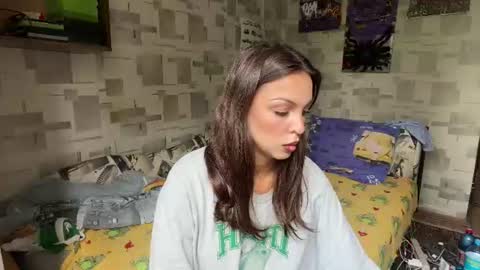 Roshelle online show from 07/06/26, 06:54