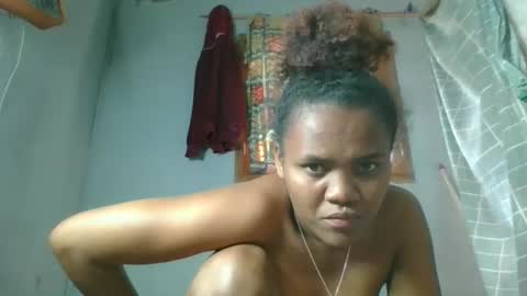 rosia22 online show from 10/05/25, 05:17