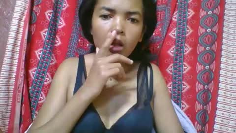 Snapshot of rosia685234 chatting on 05/17/26, 02:20 rosia685234 online show from 05/17/26, 02:20