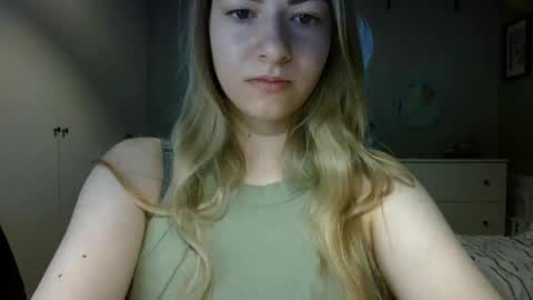 Snapshot of rosie_june chatting on 05/28/26, 06:54 Rosie online show from 05/28/26, 06:54