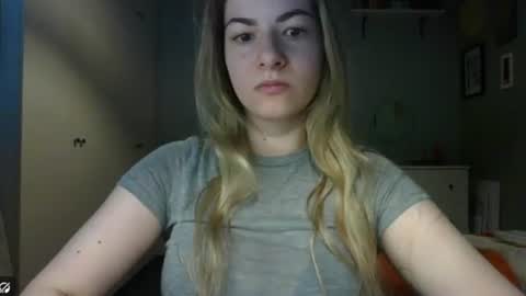 Snapshot of rosie_june chatting on 06/11/26, 06:44 Rosie online show from 06/11/26, 06:44