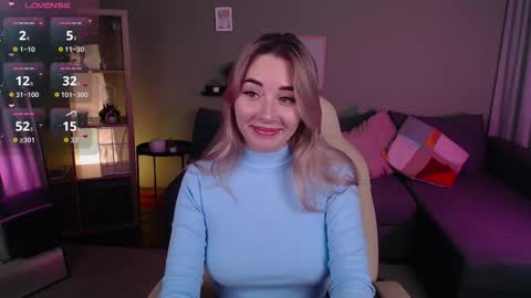 Snapshot of rosie_mac chatting on 11/03/25, 02:02 Rosie online show from 11/03/25, 02:02