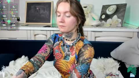 Rose  online show from 04/04/26, 09:18