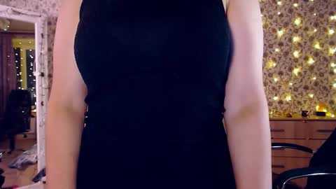 Rosie is waiting for YOU online show from 12/05/25, 05:05