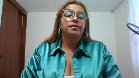 Snapshot of rossanalionheart chatting on 01/21/25, 10:41 Rossana online show from 01/21/25, 10:41