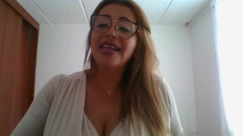 Snapshot of rossanalionheart chatting on 02/06/25, 07:40 Rossana online show from 02/06/25, 07:40