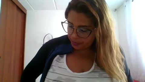 Snapshot of rossanalionheart chatting on 03/02/25, 12:01 Rossana online show from 03/02/25, 12:01