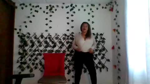 Snapshot of rossanalionheart chatting on 11/21/25, 08:29 Rossana online show from 11/21/25, 08:29