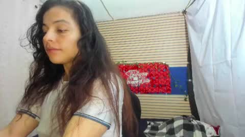 Snapshot of rosse_25 chatting on 07/05/26, 09:27 Would you like to help me with supplementation and sports suits so I can compete in powerlifting online show from 07/05/26, 09:27