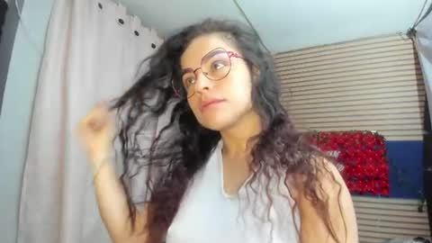 Snapshot of rosse_25 chatting on 07/10/26, 12:19 Would you like to help me with supplementation and sports suits so I can compete in powerlifting online show from 07/10/26, 12:19