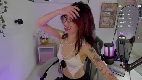 Snapshot of rosse_98_ chatting on 02/18/25, 04:16 Miss Rosse online show from 02/18/25, 04:16