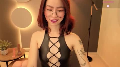 Snapshot of rosse_98_ chatting on 10/24/25, 01:29 Miss Rosse online show from 10/24/25, 01:29