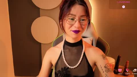 Snapshot of rosse_98_ chatting on 05/14/26, 02:02 Miss Rosse online show from 05/14/26, 02:02