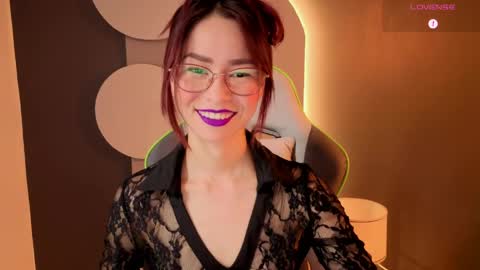 Snapshot of rosse_98_ chatting on 05/19/26, 02:23 Miss Rosse online show from 05/19/26, 02:23