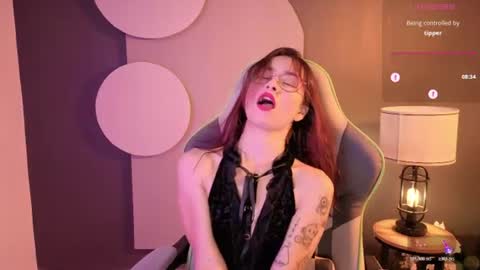 Snapshot of rosse_98_ chatting on 06/11/26, 02:37 Miss Rosse online show from 06/11/26, 02:37
