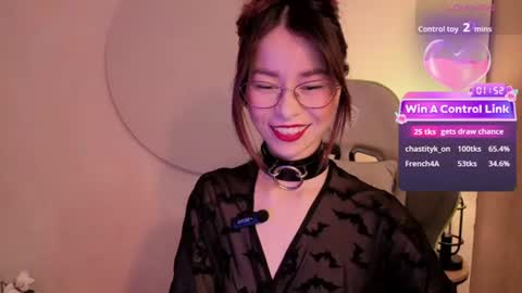 Snapshot of rosse_98_ chatting on 06/25/26, 02:43 Miss Rosse online show from 06/25/26, 02:43