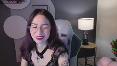 Snapshot of rosse_98_ chatting on 07/09/26, 03:38 Miss Rosse online show from 07/09/26, 03:38
