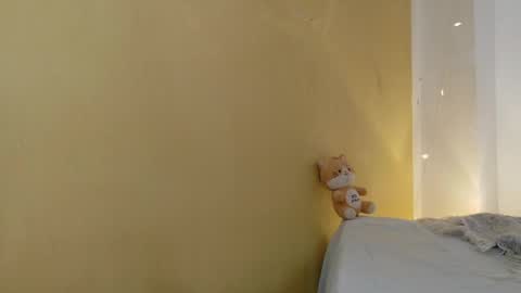Snapshot of rosse_dredd chatting on 05/18/26, 04:02 Anal for the first time 40000tks online show from 05/18/26, 04:02