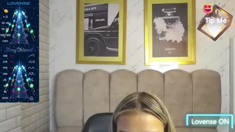 Snapshot of rosse_jeane_v chatting on 12/15/25, 01:04 rosse jeane v online show from 12/15/25, 01:04