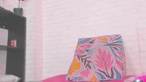 Snapshot of rosse_thompson11 chatting on 01/13/25, 10:13 rosse_thompson11 online show from 01/13/25, 10:13