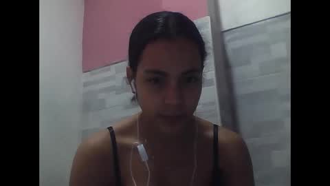 Snapshot of rosss690 chatting on 02/24/25, 04:04 ross online show from 02/24/25, 04:04