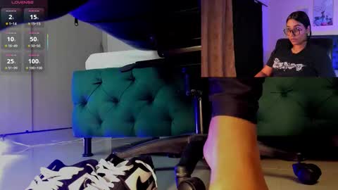 rosyejones online show from 11/21/25, 04:11