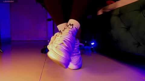 rosyejones online show from 11/23/25, 02:55